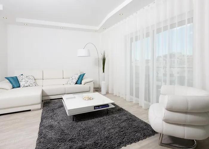 市中心d阁楼公寓 *